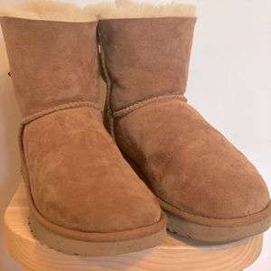 UGG Bailey Ribbon boot US 8